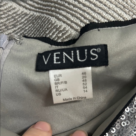 VENUS Silver Sequin Pencil Skirt - Picture 2 of 3